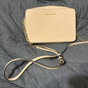 Beige Michael kors shoulder purse!